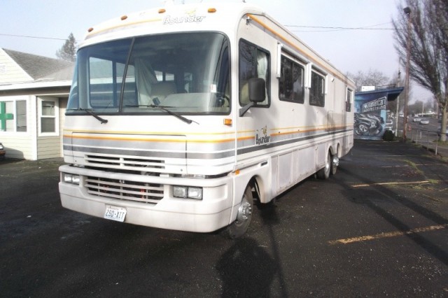 $8,995, 1992 Fleetwood Bounder Motorhome | Cars & Trucks For Sale ...