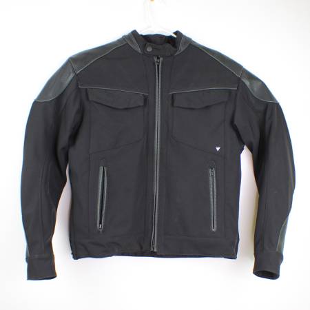 Photo Triumph motorcycle jacket w liner size L - $135 (Portland) lsaquo image 1 of 6 rsaquo 19535 NW Melrose dr (google map)
