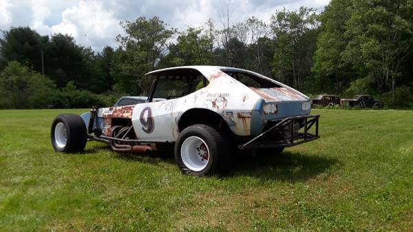 modified dirt track car