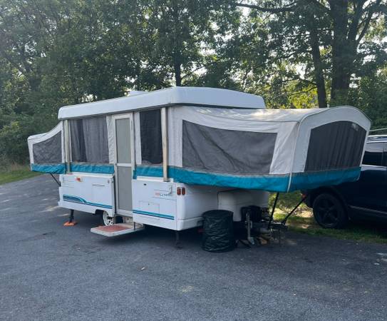 Pop Up Camper - Coleman Shenandoah $1,250 