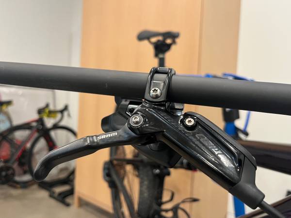 sram level ultimate brakes
