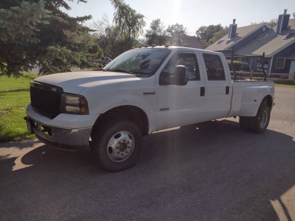 Photo 2006 Ford F350 Dually 4x4 Truck - $12,500 (Eagle)