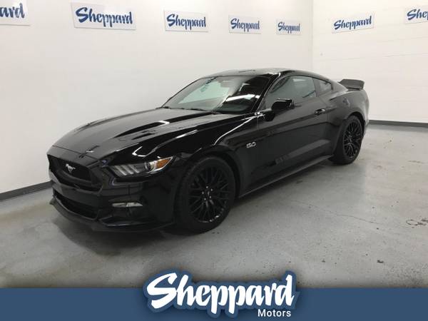 Photo 2017 Ford Mustang GT Fastback - $38,999 (Ford Mustang Coupe)