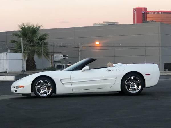 Photo 1998 Chevrolet Corvette-107k mi-Auto, trade ins needed, CLEAN TITLE - $14,999 (Las Vegas)