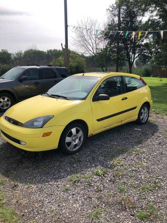 Photo 2003 Ford Focus Hatchback - $1,650 (Quanicassee Sales 9 miles East of Bay City)