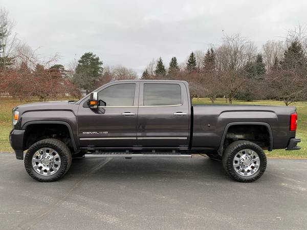 2015 GMC Sierra 2500HD Denali Duramax Diesel 4x4 Crew Cab