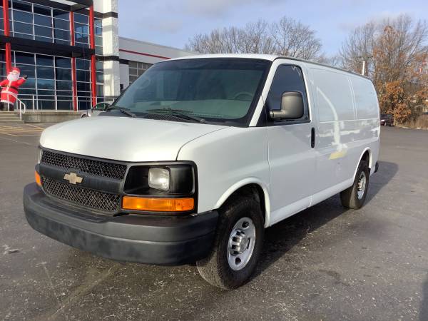 2003 chevy express 2500 specs