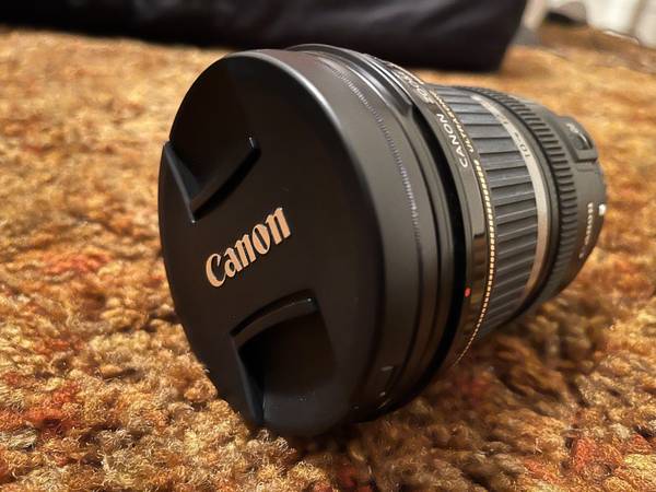 Canon Ef-s Wide Angle Zoom Lens 10-22 Mm 3.5-4.5 $300 