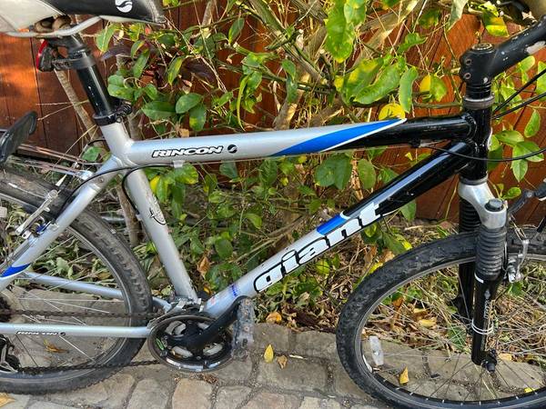 Giant rincon mountain bike adjustable shocks $145 | Bikes For Sale ...