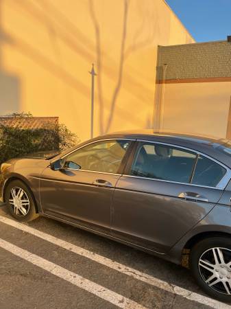 Photo Honda Accord 2012, only 86k miles, color grey - $13,000 (Santa Maria)