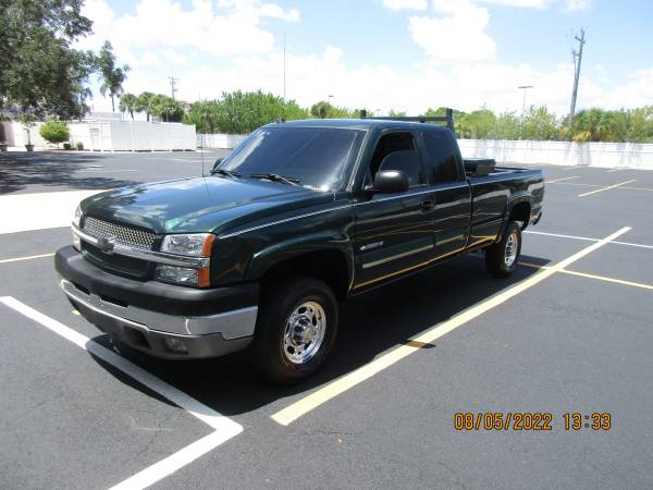 Photo LOADED CHEVY 2500 LOW MILES HUNTER GREEN  - $14,900 lsaquo image 1 of 18 rsaquo (google map)