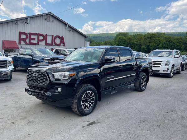 Photo 2021 Toyota Taco a TRD Sport (18K Miles) - $25,295 (Old Forge)