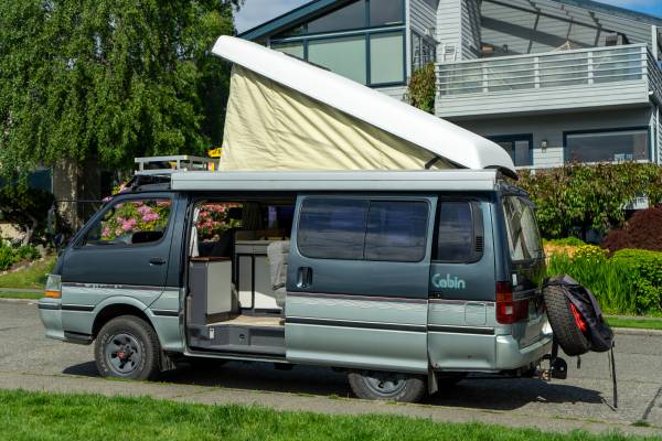 Toyota hiace cruising cabin