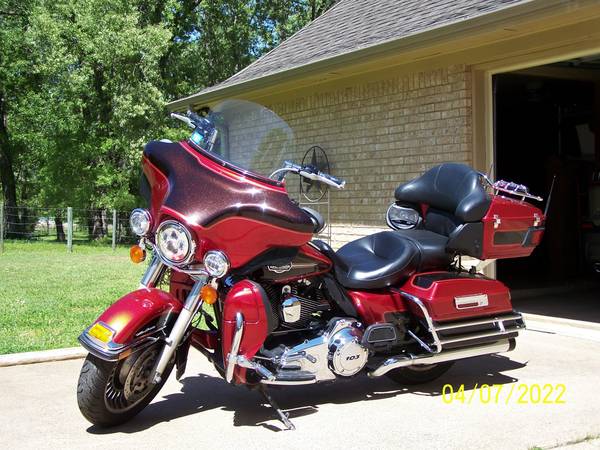 Photo 2012 Harley Davidson Ultra Classic (32,000 miles) - $11,900 (Pollok, Texas)
