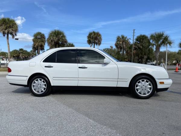 Photo 1999 COLLECTOR MERCEDES-BENZ E320 ONLY 47,000 MILES LIKE NEW $6400 - $6,400 (PORT ST. LUCIE, FL ONE OWNER (772) 212-3005)