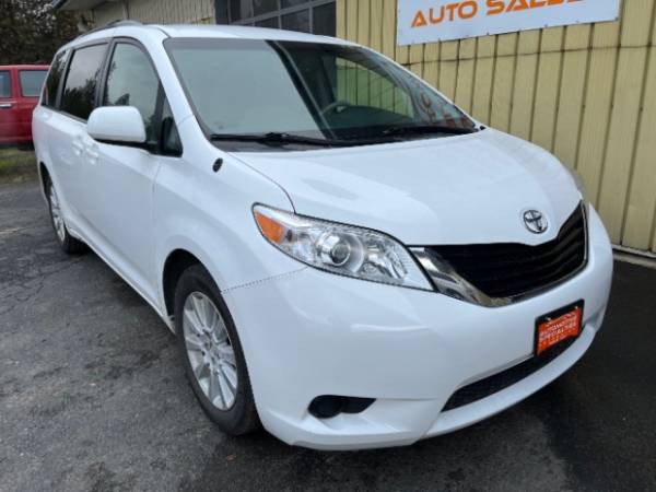 2014 Toyota Sienna AWD All Wheel Drive LE Minivan/Van $18,975 | Cars ...