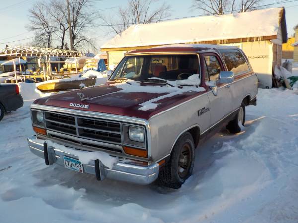 Photo 89 Ramcharger 2WDruns and drives great - $3,800 (New London)