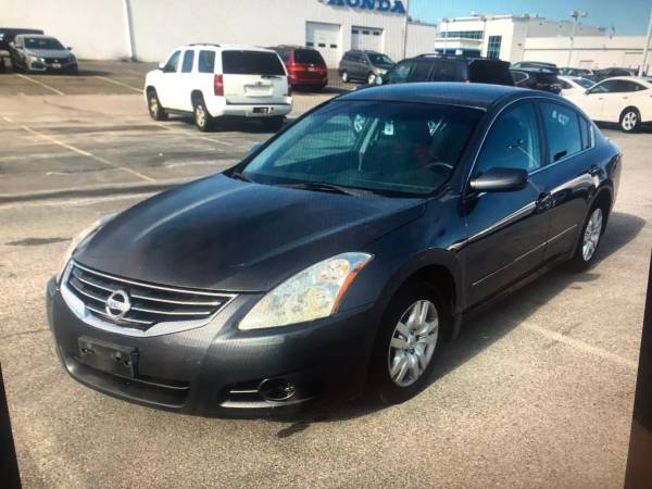 Photo 2012 Nissan Altima One owner CLEAN from out of state - $5,100 (Syracuse)