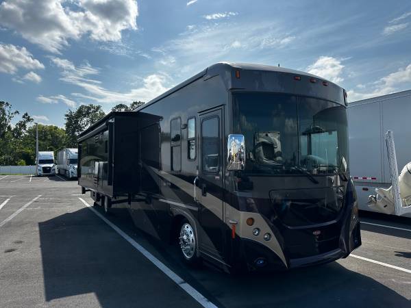 2009 Winnebago journey diesel pusher handicap accessible $99,000 | RV ...