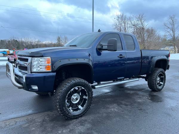 Photo Great Price 2010 Chevy Silverado 1500 4x4 Lifted EXT Cab - $17,900 (ortonville)