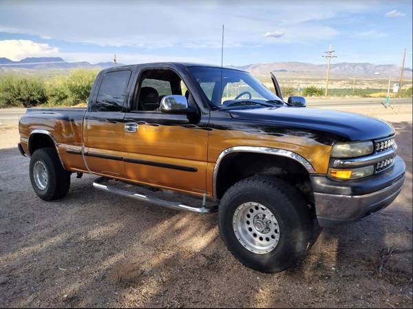 Photo 2000 Chevy Step-side 12 Ton Pickup - $7,000 (Mammoth)