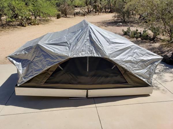 Photo BunduTec BunduFlip hardshell roof top tent for Truck, SUV or Trailer - $800 lsaquo image 1 of 14 rsaquo (google map)