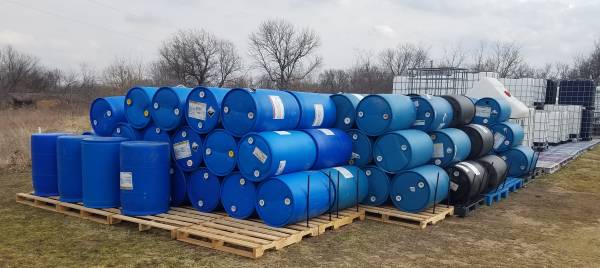 Photo 55 GALLON PLASTIC BARRELS - (One-time used) - $20 (Liberty-Mounds)