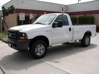 Photo Used 2005 Ford F250 4x4 Regular Cab Super Duty for sale