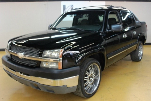 $8,700, 2004 Chevrolet Avalanche | Cars & Trucks For Sale | Victoria ...