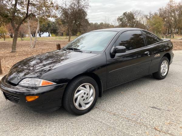 Photo LOW LOW 54K MILES CHEVY CAVALIER - $4,950 (Visalia)