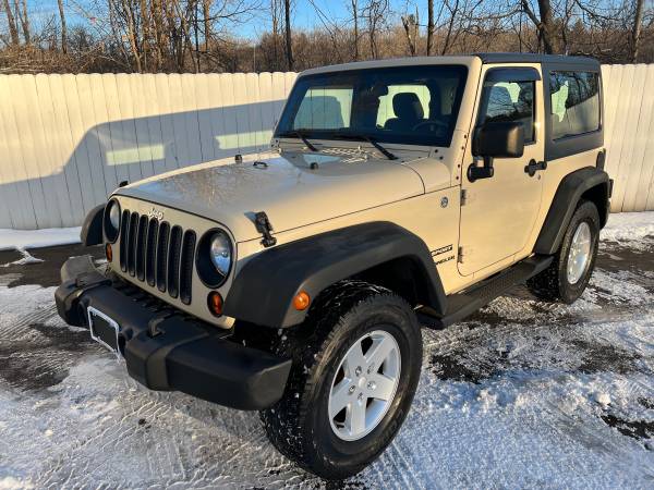 Photo 2011 Jeep Wrangler Sport Automatic 6 Cylinder Hardtop  Soft Top - $16,900 (Watertown Ny 13601)