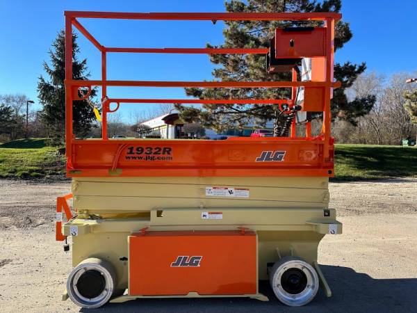 2014 JLG 1932R ELECTRIC SCISSOR LIFT VERTICAL MANLIFT JLG LIFT $6,750 ...