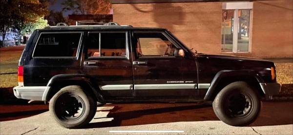 Photo 2000 Jeep Cherokee XJ Sport - $7,000 (Castle Hayne)