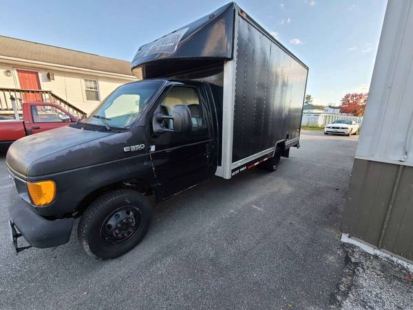 Photo $5999 - 2005 FORD E-350 14 FOOT BOX TRUCK WITH DIESEL ENGINE - $5,999 (Hooksett, NH)