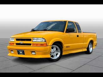 Photo Used 2003 Chevrolet S10 Pickup 2WD Extended Cab for sale
