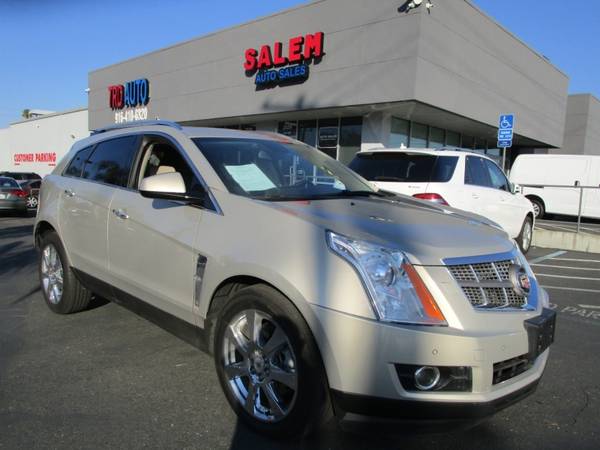 Photo 2011 CADILLAC SRX - NAVI - REAR CAMERA - PANORAMIC ROOF - LEATHER AND HEATED - $12,988 (2011 Cadillac SRX - LOW MILEAGE FOR THE)